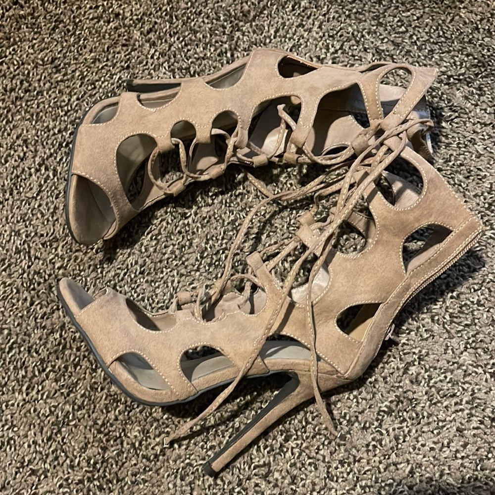miss Lola heels size 5 1/2